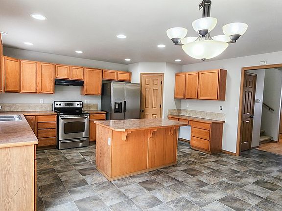 4th image of 14939 Mountain View SE