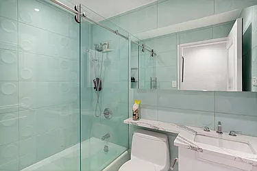 Rented by R New York