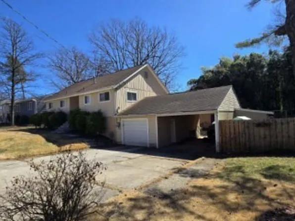 9707 Woodland Ave, Lanham, MD 20706