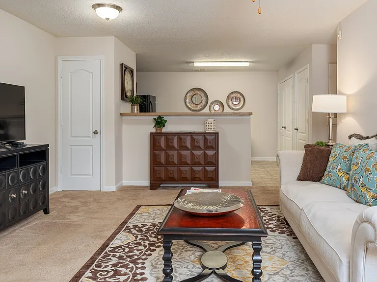 Madison Heights Luxury Apartments — Photo 4