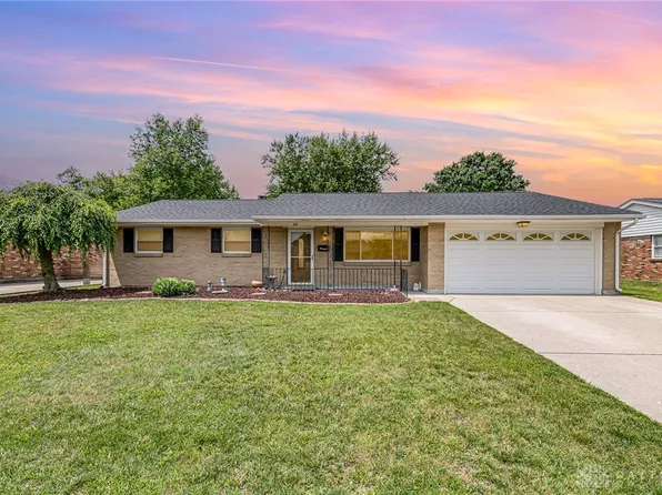 26 Greencliff Dr, Englewood, OH 45322