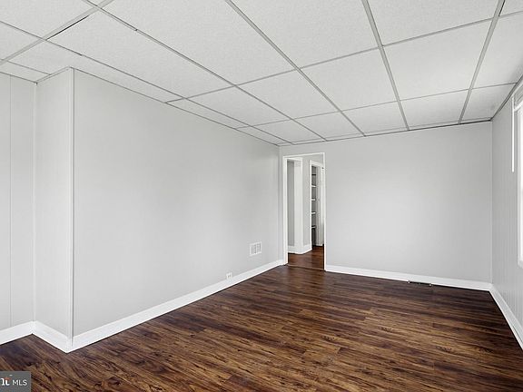 4th image of 3021 Arizona Ave