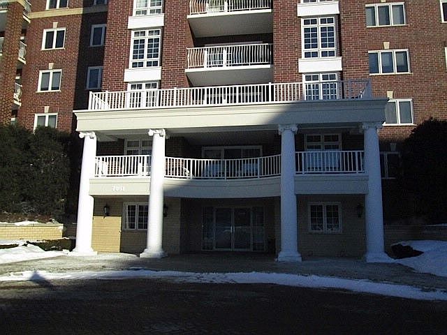 1st image of 7051 W Touhy Ave