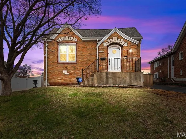 9414 Sterling Pl, Saint Louis, MO 63123