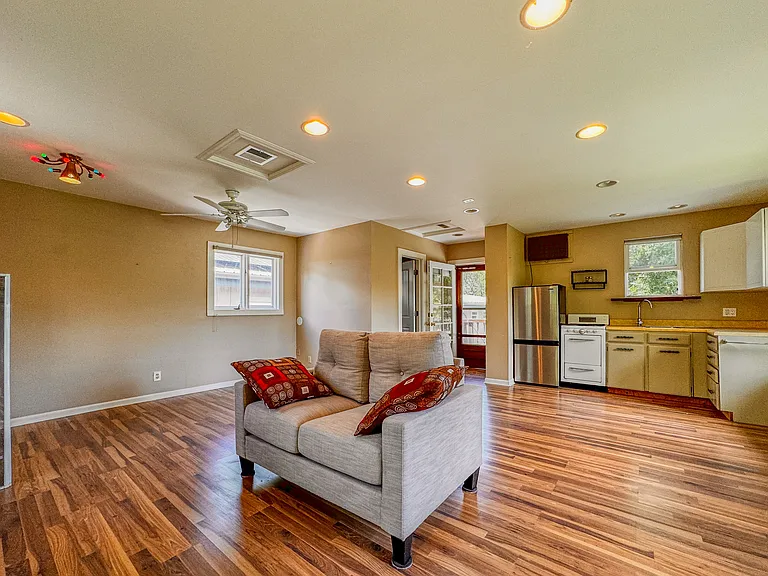 2122 Jackson St #C — Photo 7
