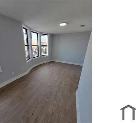 4th image of 358 S Orange Ave #1