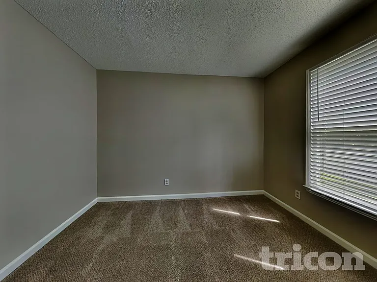 39 Pine Grove Cir — Photo 10