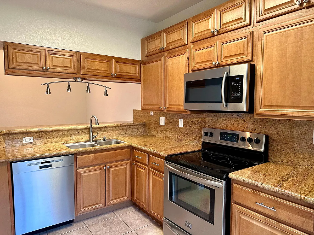 Building Photo - 684 Sutton Crest Trl #101