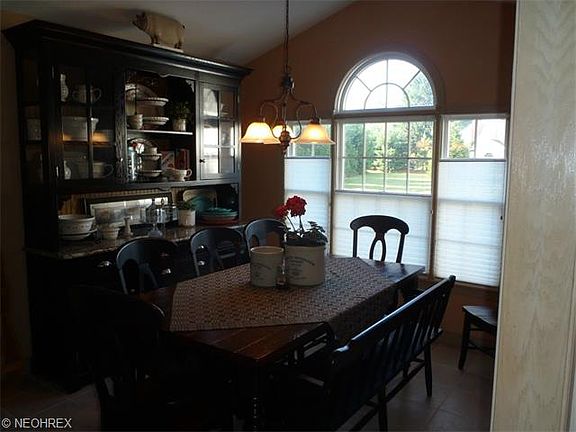 3rd image of 301 Cranberry Ct