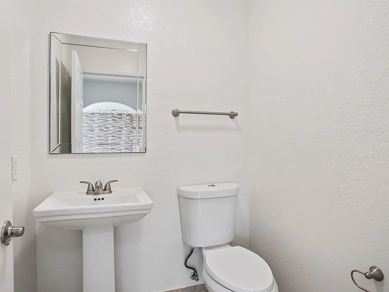 11000 Meadow Glen Way E — Photo 23