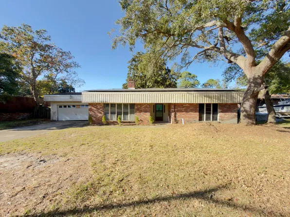 155 Homewood Dr, Fort Walton Beach, FL 32548