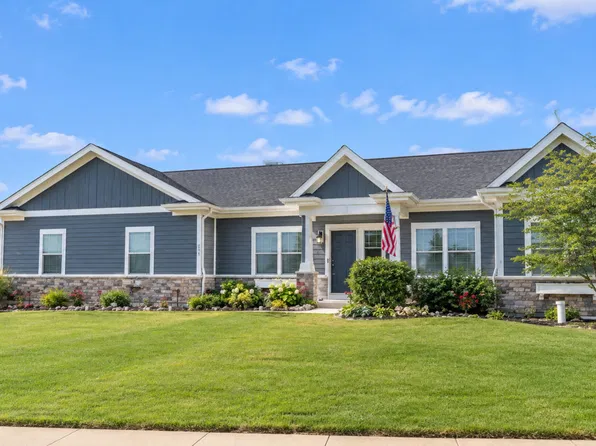 560 N Oak St, Hinckley, IL 60520