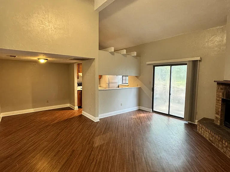 1211 Stone Greene St — Photo 1