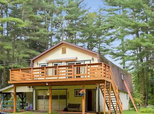 84 Riverside Dr, Hawley, PA 18428