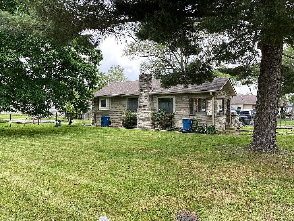 2858 S Lockburn St photo 1