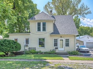 205 E Dunbar St, Mahomet, IL 61853