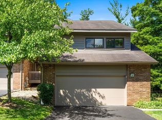22 Brook Ln, Palos Park, IL 60464