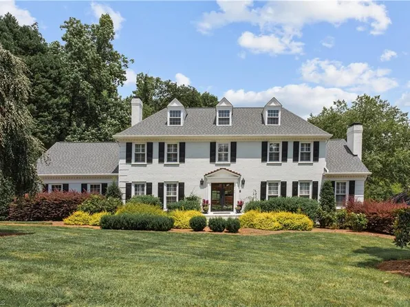 204 Manchester Pl, Greensboro, NC 27410