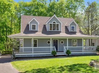 44 Raymond St, Darien, CT 06820