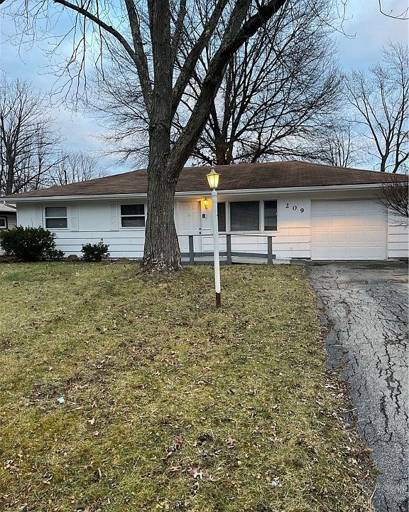 1st image of 209 N Yorkshire Blvd