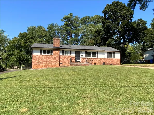 325 Glenwood Dr, Mooresville, NC 28115