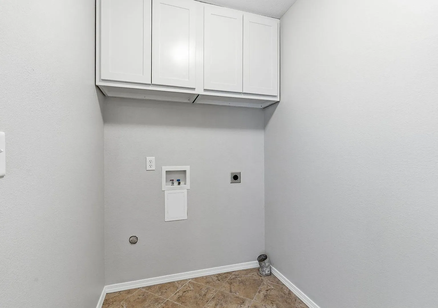 4 Bed 2 Bath 3 car Garage in Republic MO — Photo 2
