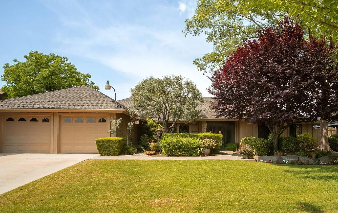 3240 W Tenaya Way photo 1