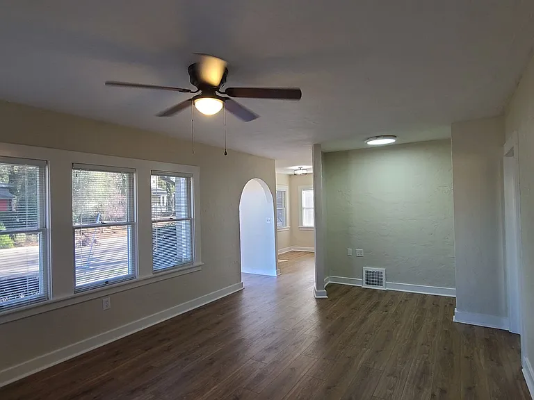 114 Taylor St — Photo 3