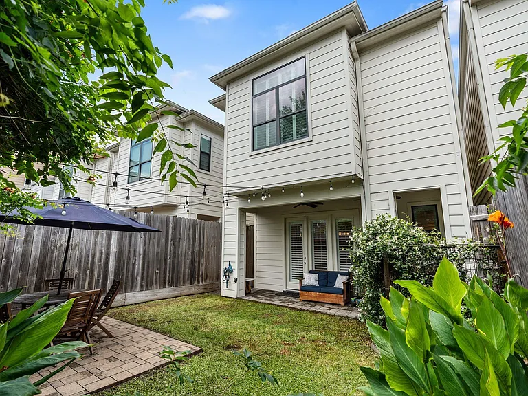 4205 Koehler St #B — Photo 2