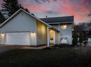 1119 Fox Run Rd, Waconia, MN 55387