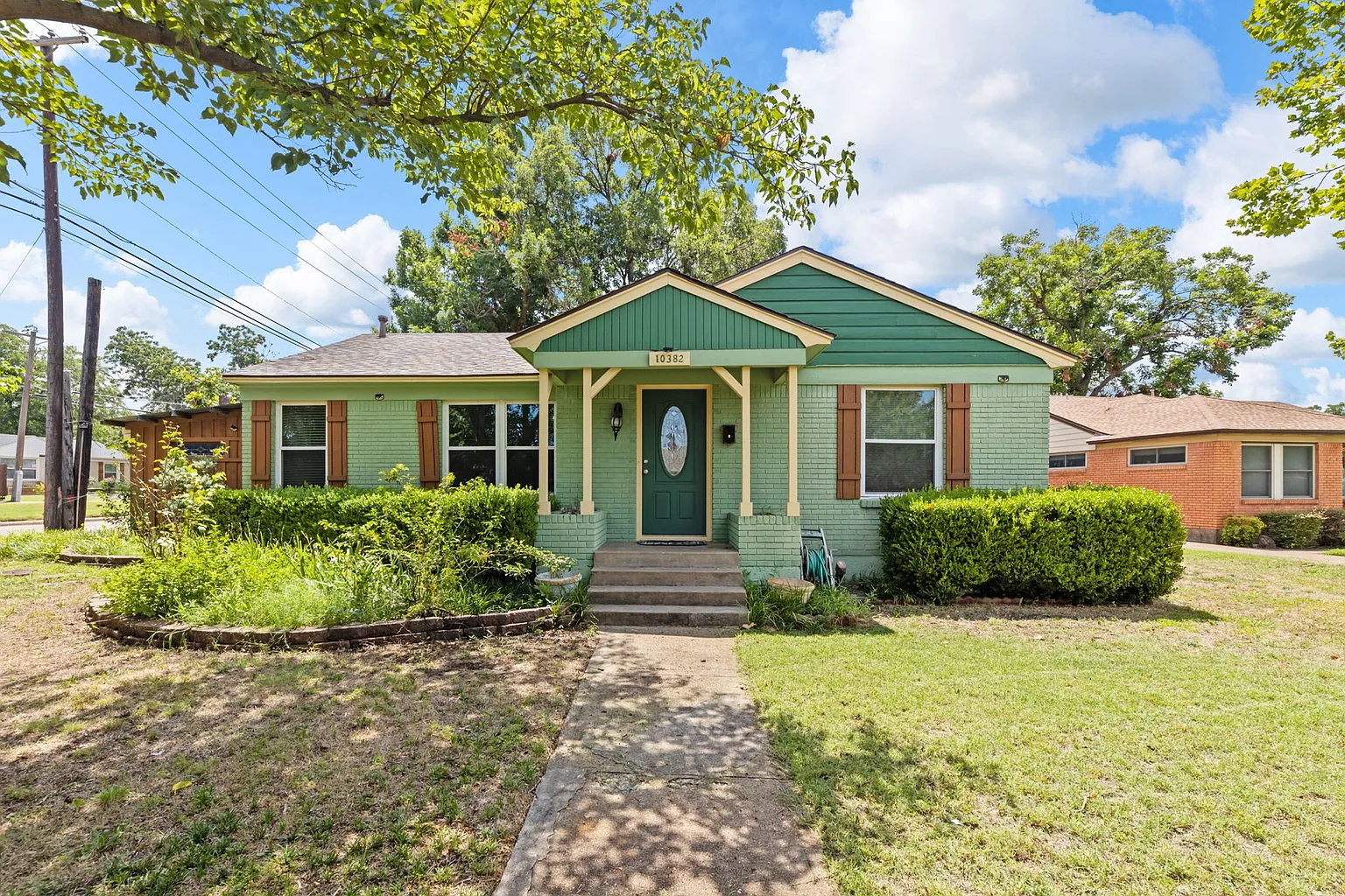 10382 Newcombe Dr photo 1