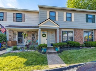 13390 Hiddengarden Ct, Ballwin, MO 63021