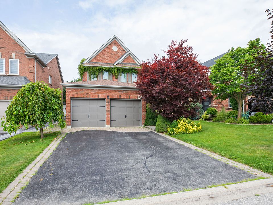 1st image of 18 Windbreak Cres