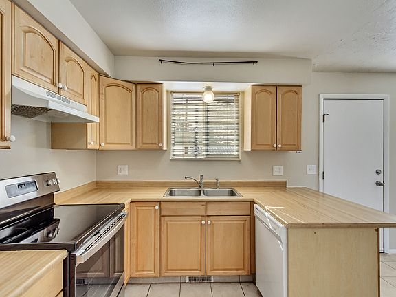 4th image of 616 E Carmel Dr #U