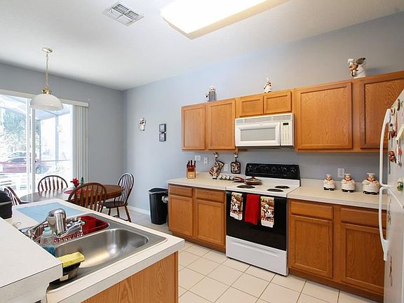 4th image of 2722 Portchester Ct