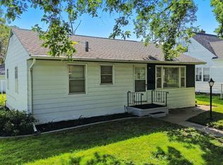 1030 Columbia St, Waterloo, IA 50703
