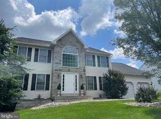 35 Nancy Cir, Reading, PA 19606