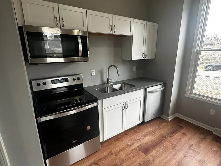 1029 S 15th St — Photo 7