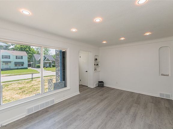5th image of 20211 Sunset Dr