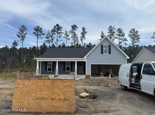 825 Hidden Bridge Dr, Jacksonville, NC 28546