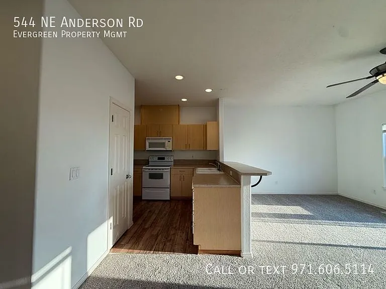 544 NE Anderson Rd — Photo 8