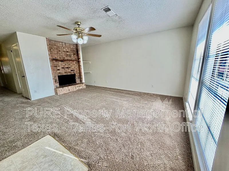 2 bed, 1.0 bath, 935 sqft, $1,325 — Photo 4