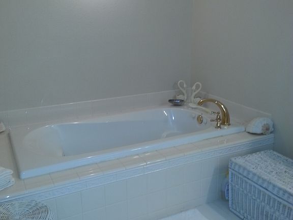 5th image of 1632 Brookhollow Dr
