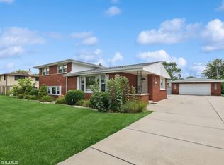 6313 W 89th Pl, Oak Lawn, IL