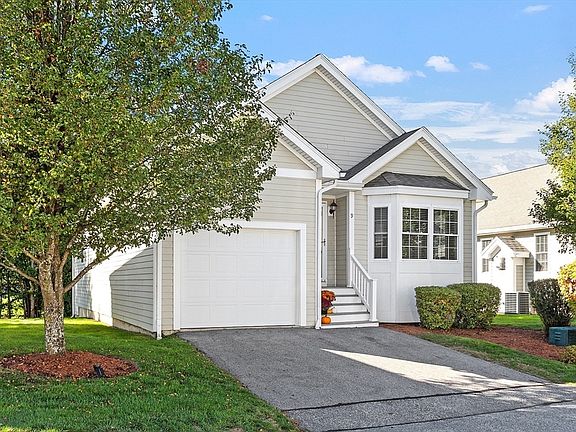 3rd image of 9 Denworth Bell Cir #9