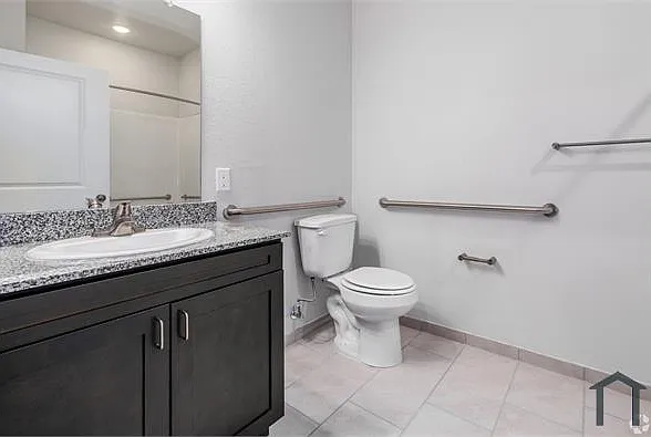 1 bed, 701 sqft, $799 — Photo 2