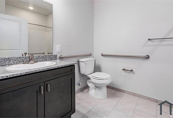2nd image of 302 Mott Rd