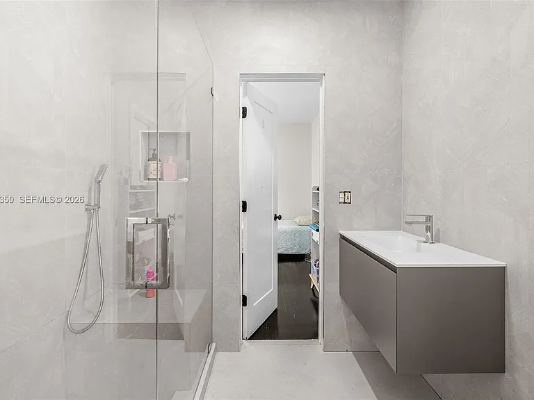 3420 Sheridan Ave — Photo 11