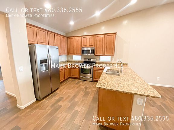 3rd image of 115 S Bermuda Cir