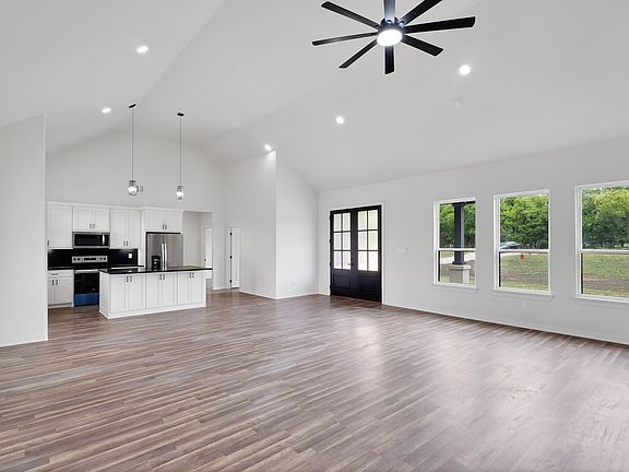 4th image of 901 Old Maypearl Rd